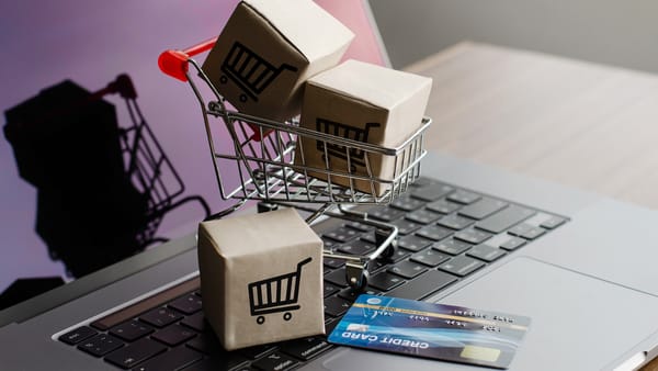 E-Commerce 2025: The AI-Driven Reinvention of Online Retail